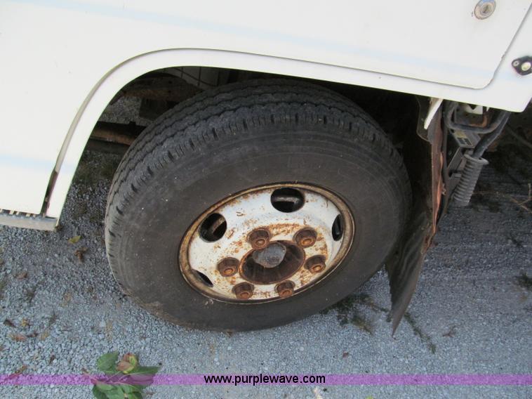 image for item C2440 1994 GMC W4 Cabover box truck