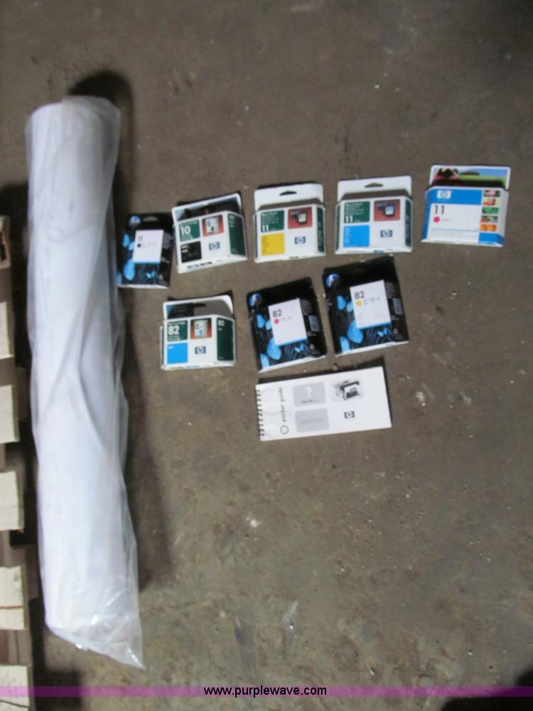 image for item C2450 HP DesignJet 800ps commercial printer