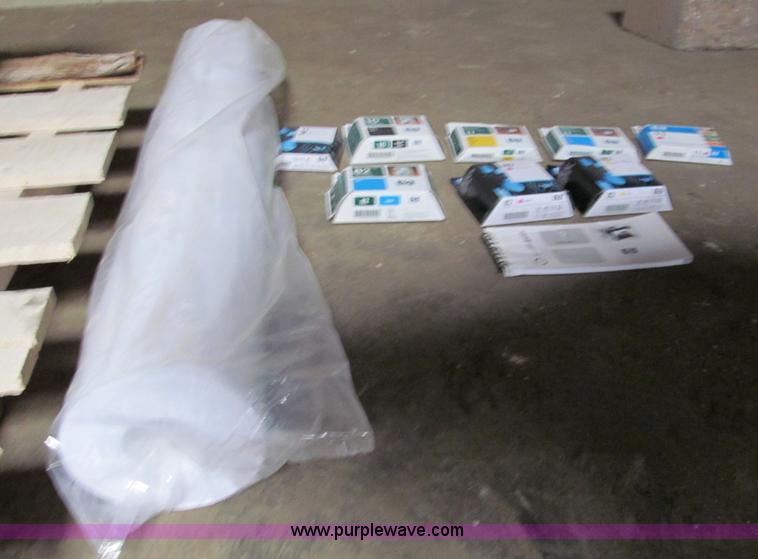 image for item C2450 HP DesignJet 800ps commercial printer