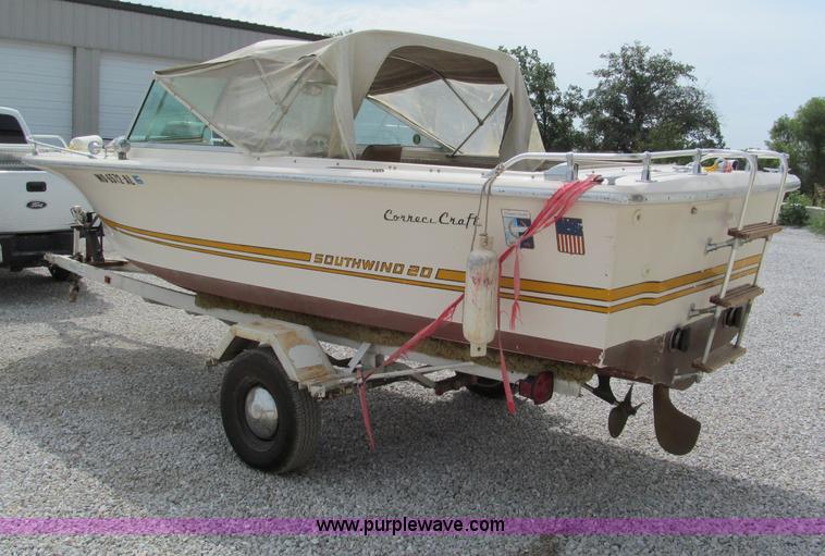 image for item C2498 1975 Correct Craft Southwind 20 boat