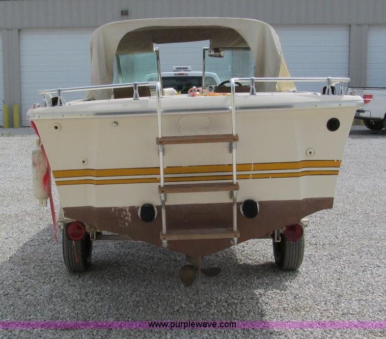 image for item C2498 1975 Correct Craft Southwind 20 boat