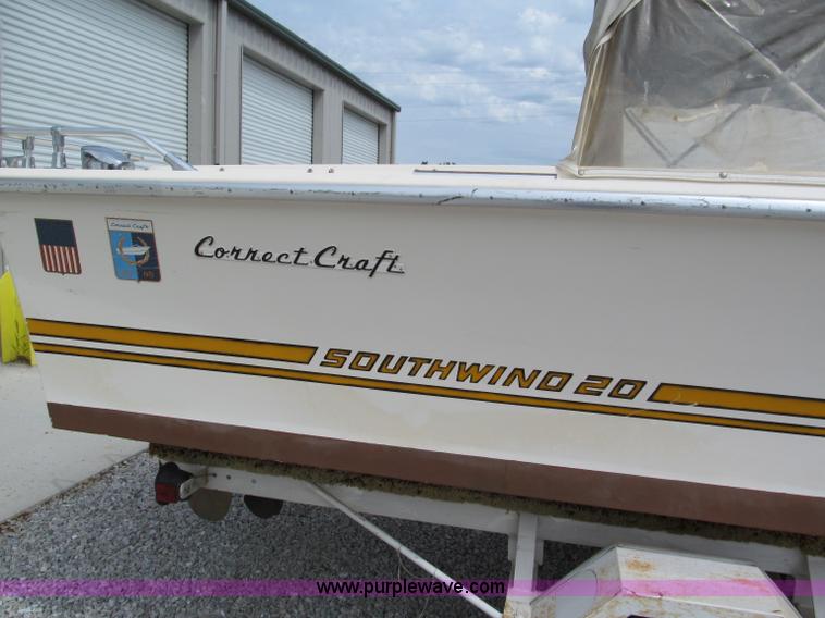 image for item C2498 1975 Correct Craft Southwind 20 boat