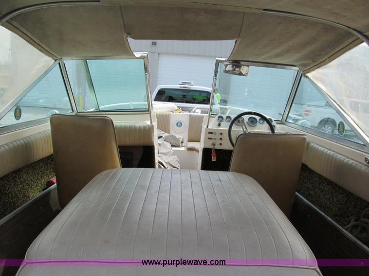 image for item C2498 1975 Correct Craft Southwind 20 boat