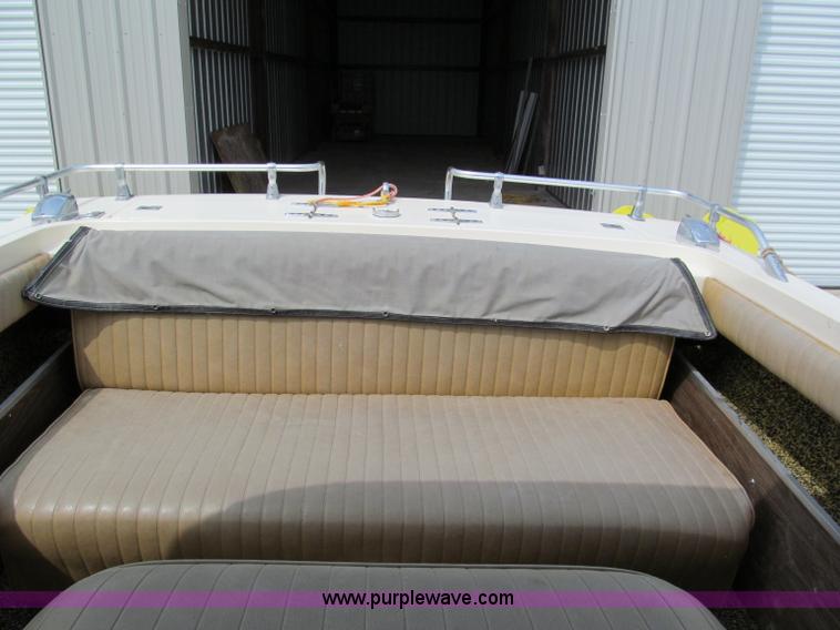 image for item C2498 1975 Correct Craft Southwind 20 boat