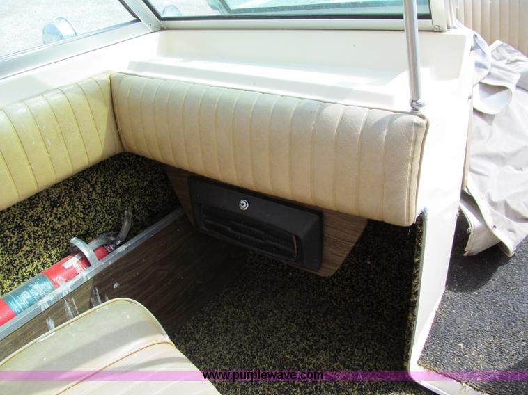 image for item C2498 1975 Correct Craft Southwind 20 boat