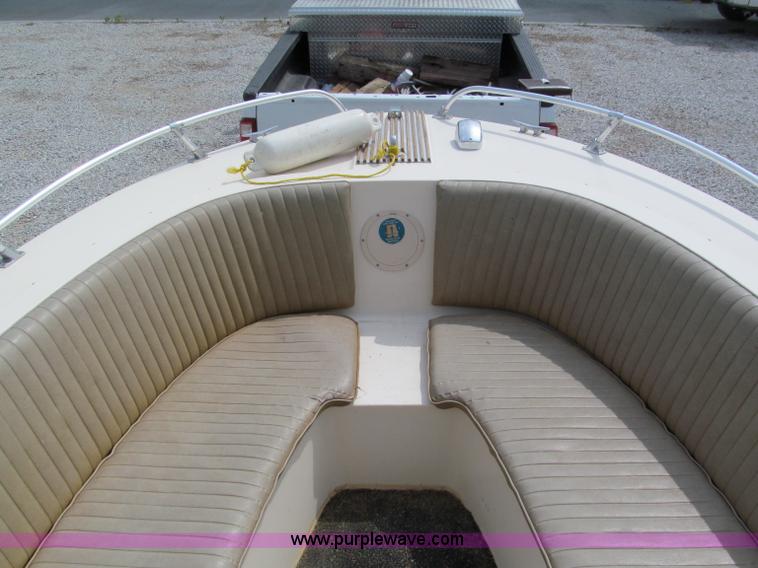 image for item C2498 1975 Correct Craft Southwind 20 boat