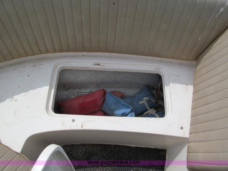 image for item C2498 1975 Correct Craft Southwind 20 boat