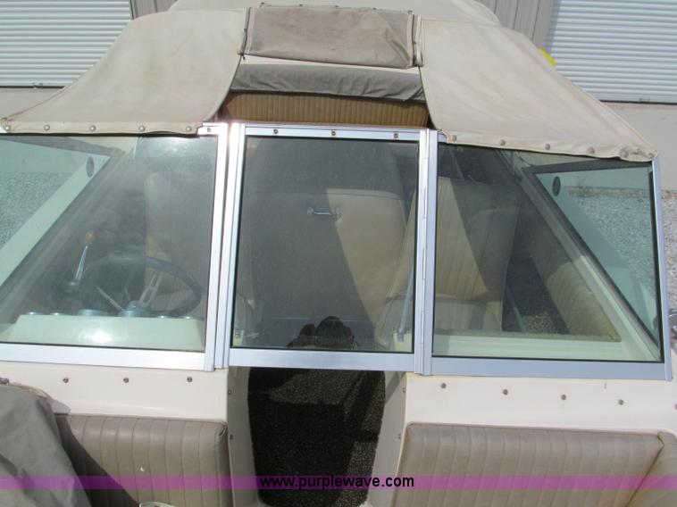 image for item C2498 1975 Correct Craft Southwind 20 boat