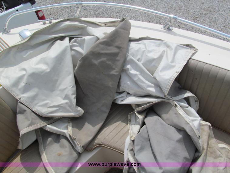 image for item C2498 1975 Correct Craft Southwind 20 boat