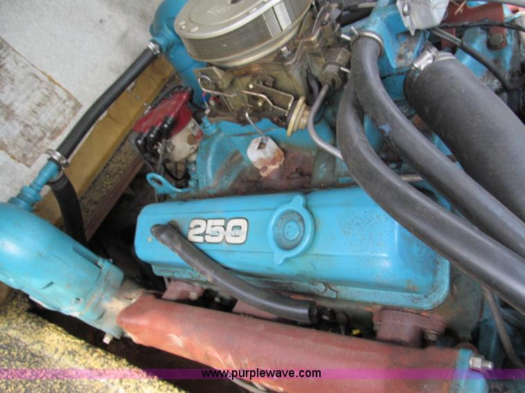 image for item C2498 1975 Correct Craft Southwind 20 boat