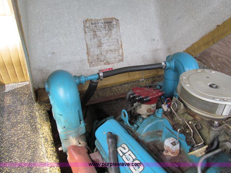 image for item C2498 1975 Correct Craft Southwind 20 boat