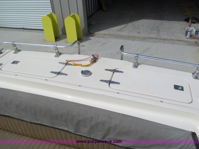 image for item C2498 1975 Correct Craft Southwind 20 boat