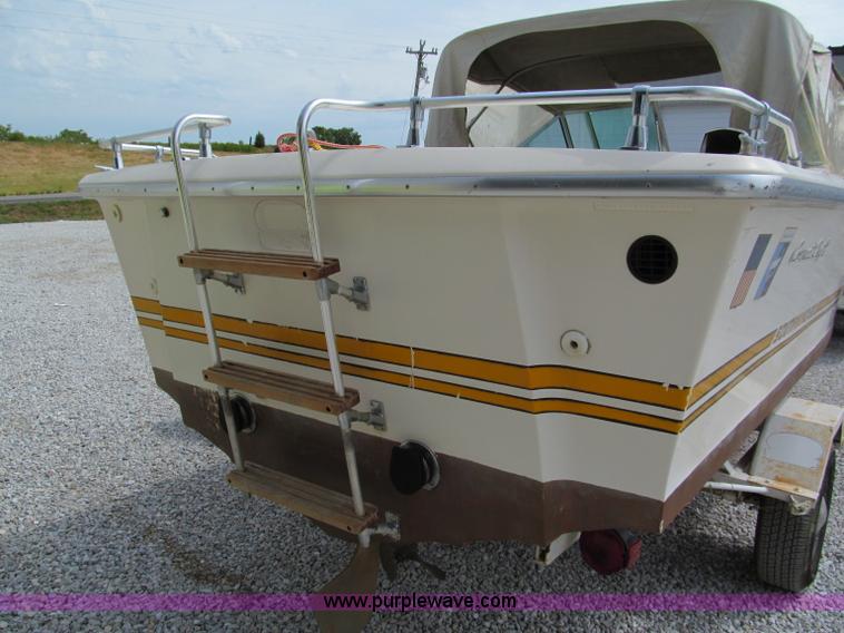 image for item C2498 1975 Correct Craft Southwind 20 boat