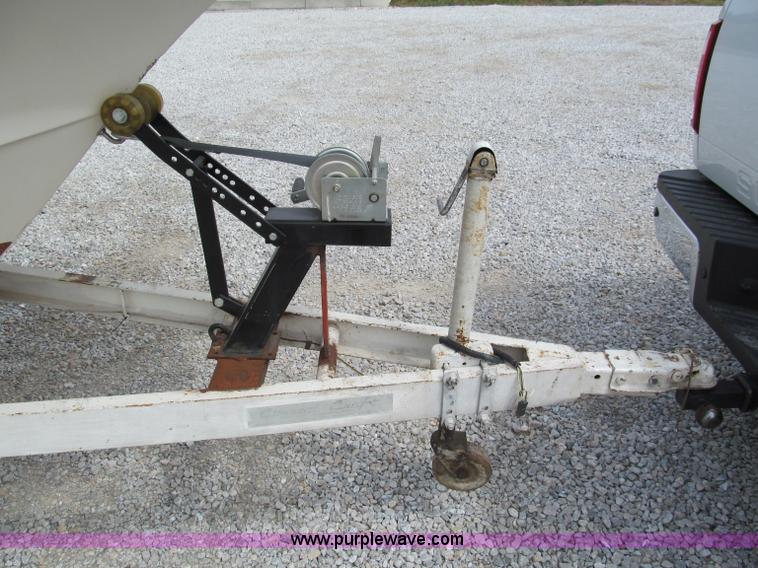 image for item C2498 1975 Correct Craft Southwind 20 boat