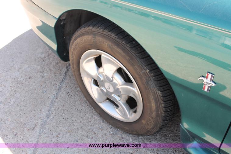 image for item C2695 1997 Ford Mustang convertible