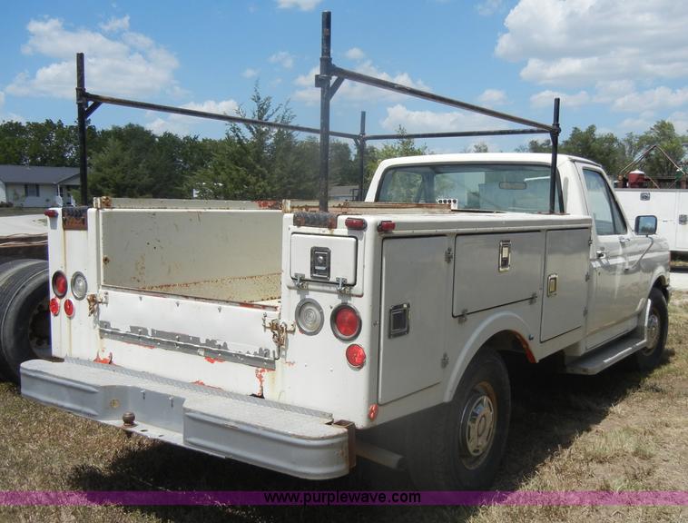 image for item D4301 1988 Ford F250 pickup truck