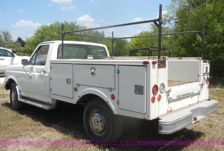image for item D4301 1988 Ford F250 pickup truck