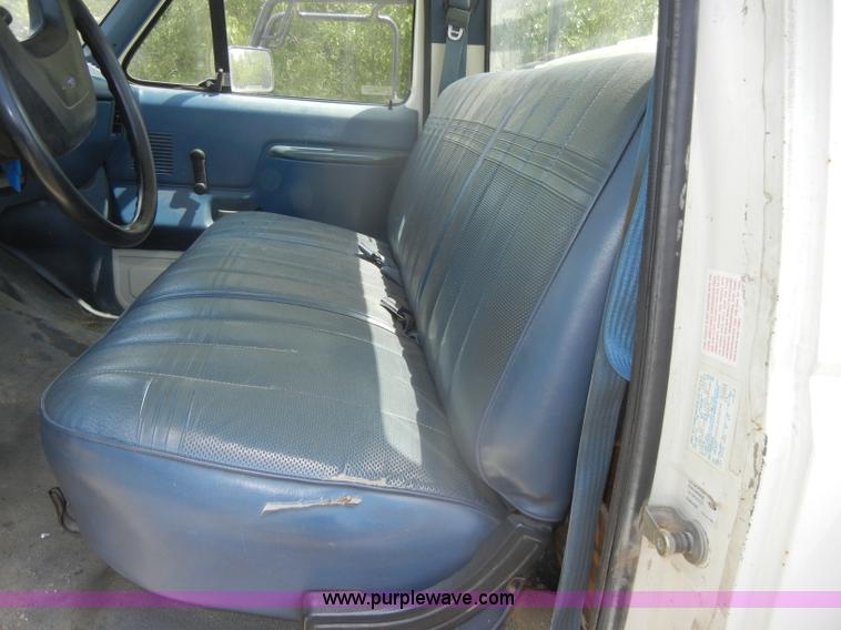 image for item D4301 1988 Ford F250 pickup truck