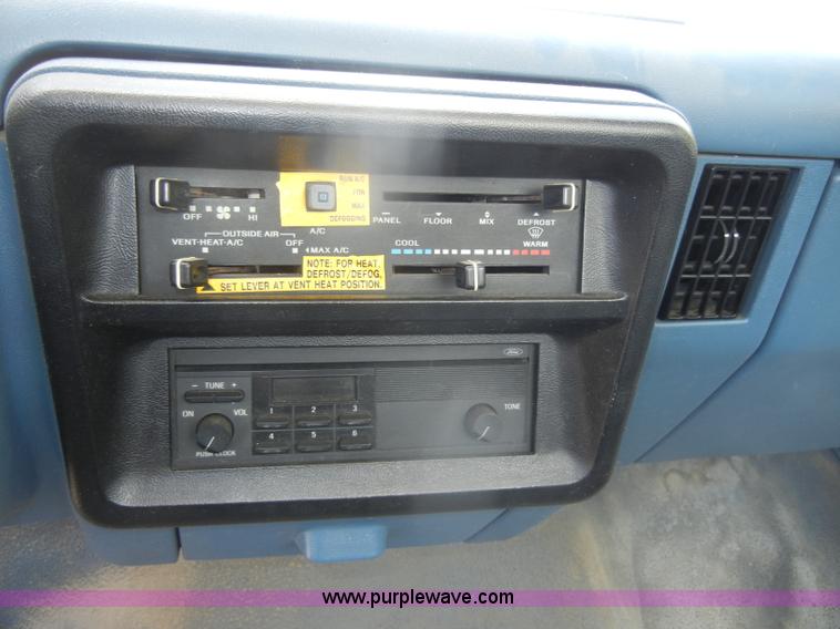 image for item D4301 1988 Ford F250 pickup truck