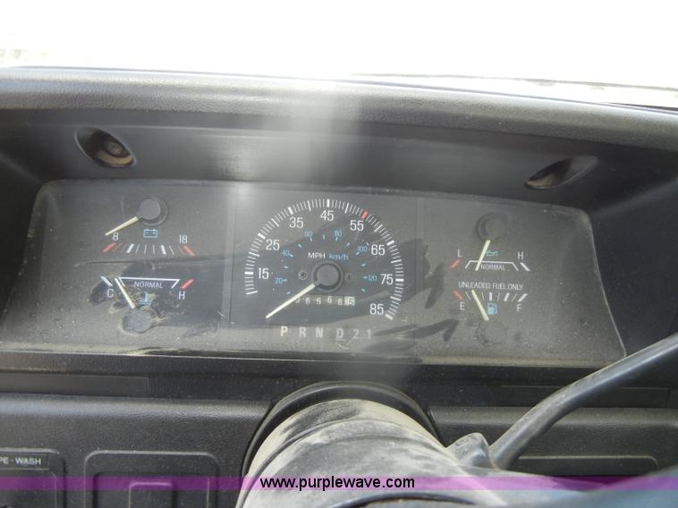 image for item D4301 1988 Ford F250 pickup truck