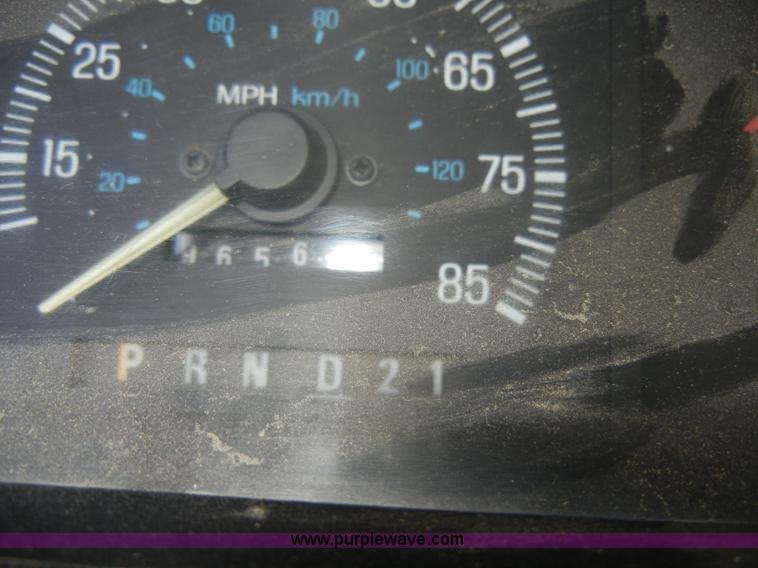 image for item D4301 1988 Ford F250 pickup truck