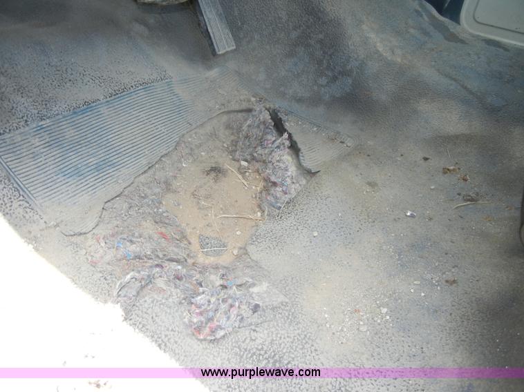 image for item D4301 1988 Ford F250 pickup truck