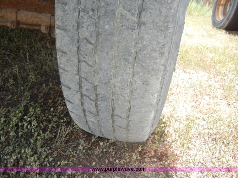 image for item D4301 1988 Ford F250 pickup truck