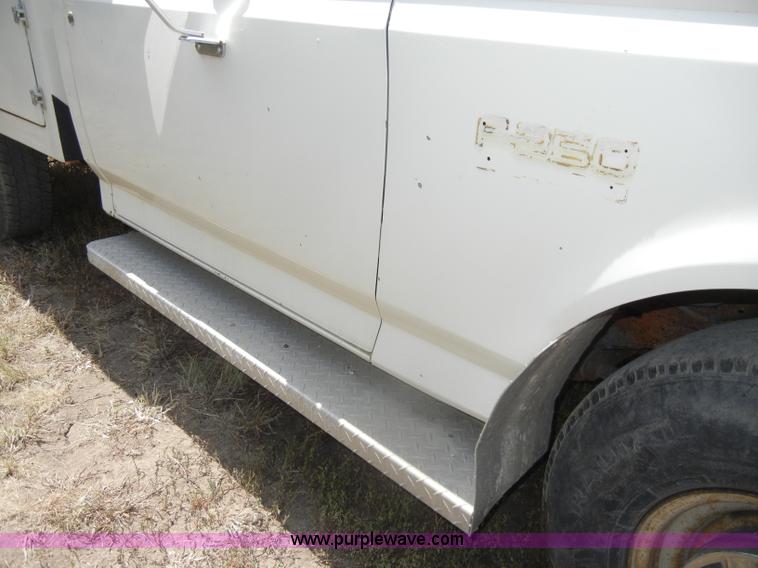 image for item D4301 1988 Ford F250 pickup truck