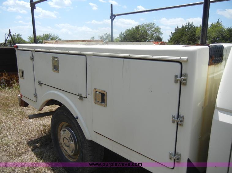 image for item D4301 1988 Ford F250 pickup truck