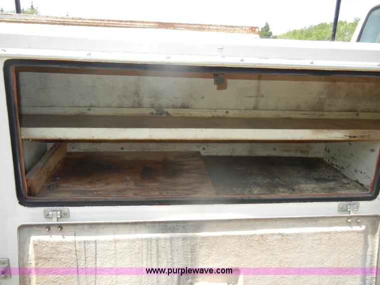 image for item D4301 1988 Ford F250 pickup truck