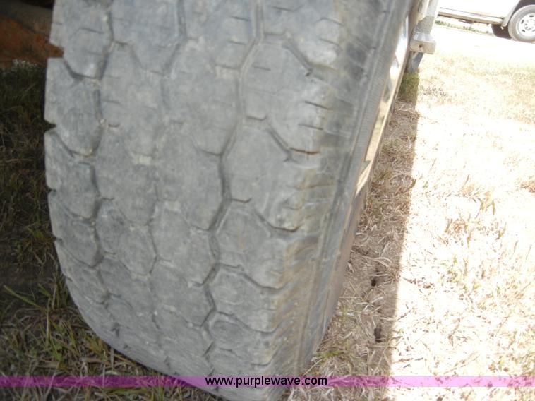 image for item D4301 1988 Ford F250 pickup truck