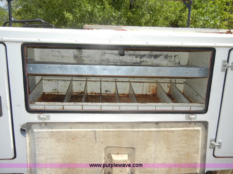 image for item D4301 1988 Ford F250 pickup truck