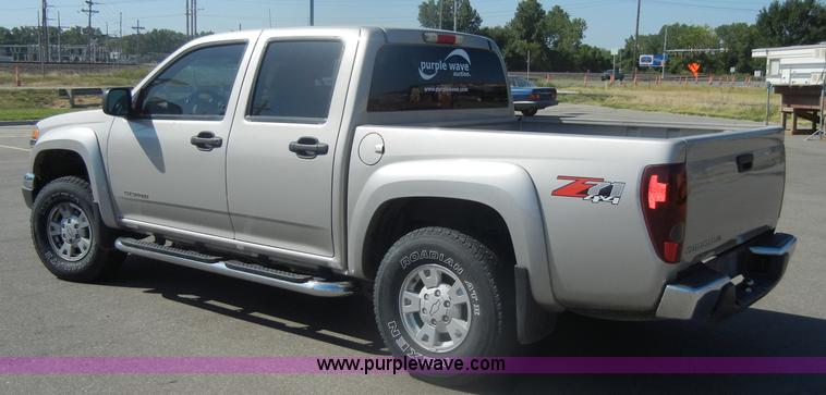 image for item D4312 2005 Chevrolet Colorado LS Z71 pickup truck