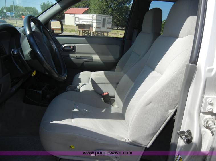 image for item D4312 2005 Chevrolet Colorado LS Z71 pickup truck