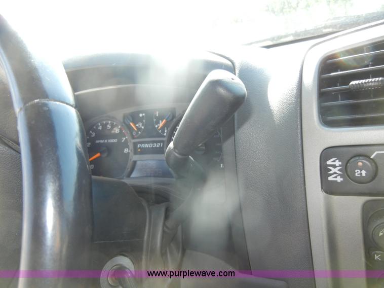 image for item D4312 2005 Chevrolet Colorado LS Z71 pickup truck