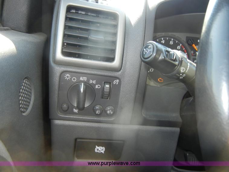 image for item D4312 2005 Chevrolet Colorado LS Z71 pickup truck