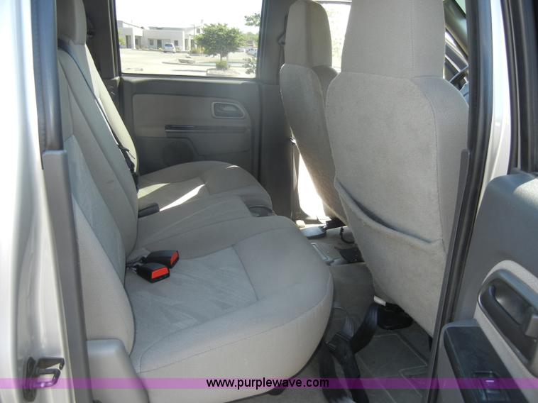 image for item D4312 2005 Chevrolet Colorado LS Z71 pickup truck