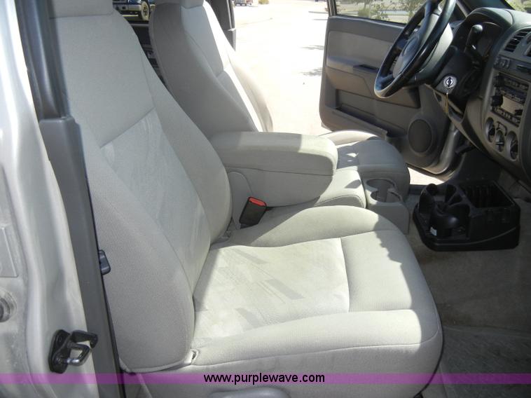 image for item D4312 2005 Chevrolet Colorado LS Z71 pickup truck