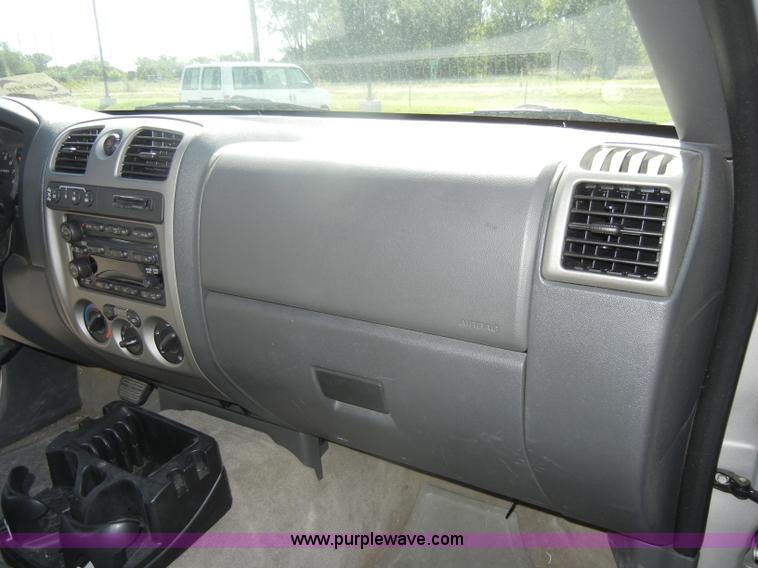 image for item D4312 2005 Chevrolet Colorado LS Z71 pickup truck