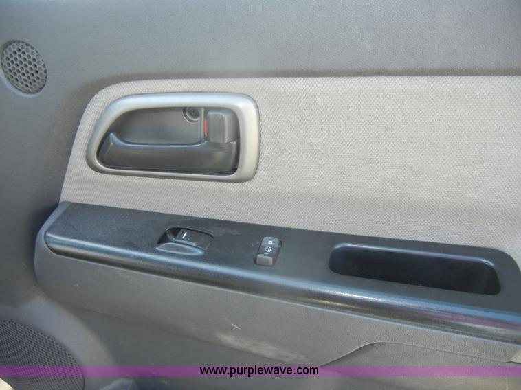 image for item D4312 2005 Chevrolet Colorado LS Z71 pickup truck