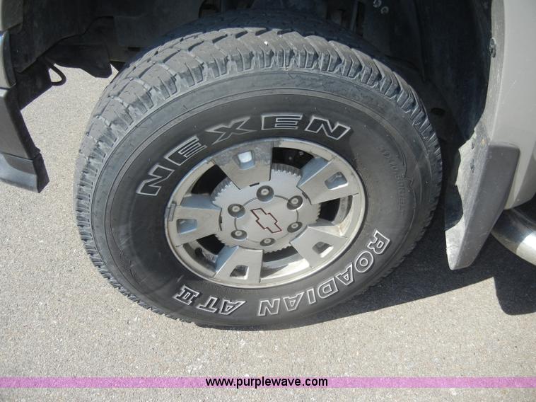 image for item D4312 2005 Chevrolet Colorado LS Z71 pickup truck