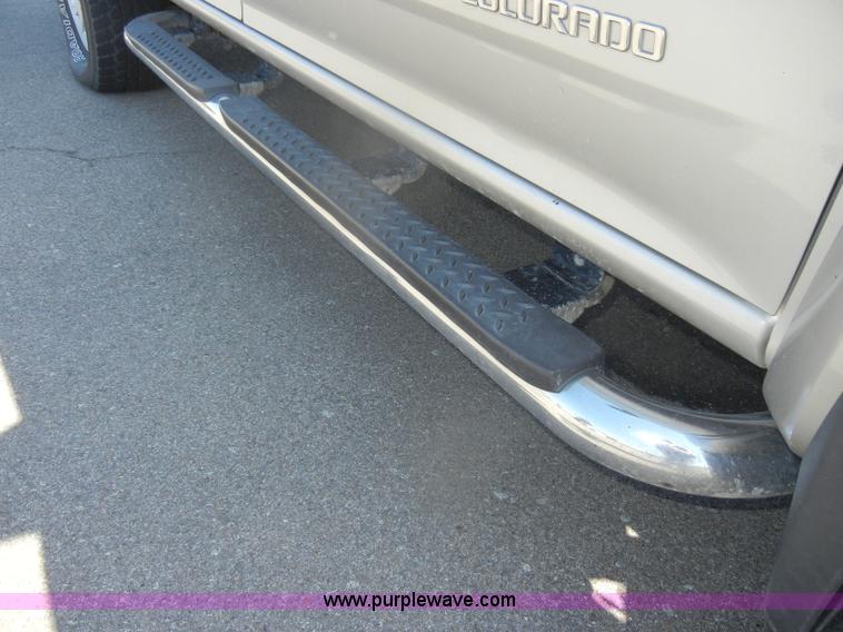 image for item D4312 2005 Chevrolet Colorado LS Z71 pickup truck