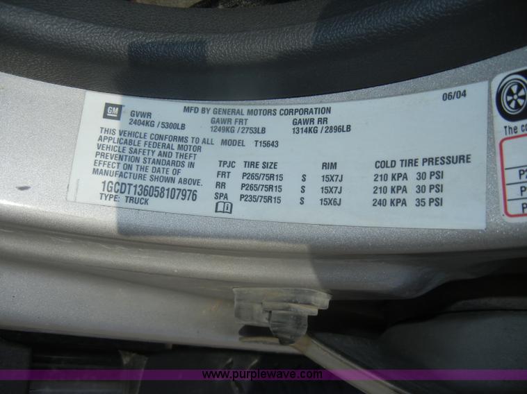 image for item D4312 2005 Chevrolet Colorado LS Z71 pickup truck