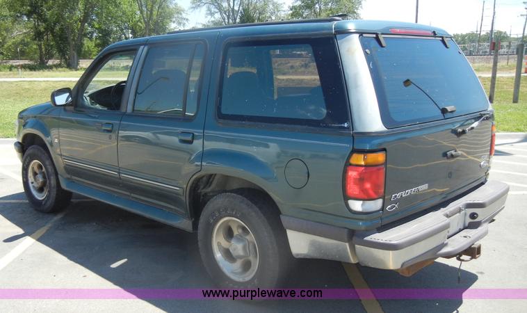 image for item D4313 1997 Ford Explorer XLT SUV