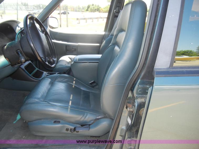 image for item D4313 1997 Ford Explorer XLT SUV