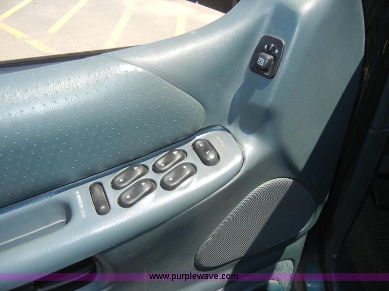 image for item D4313 1997 Ford Explorer XLT SUV