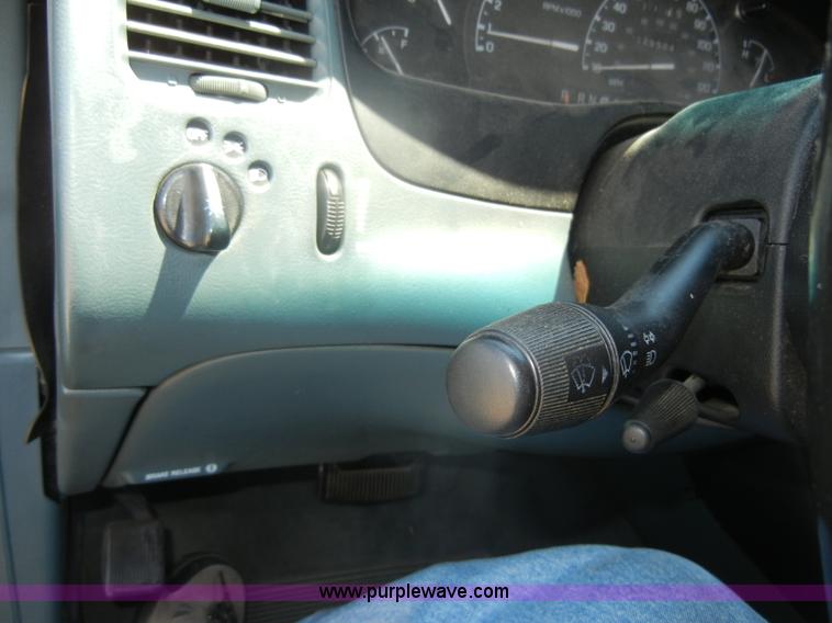 image for item D4313 1997 Ford Explorer XLT SUV