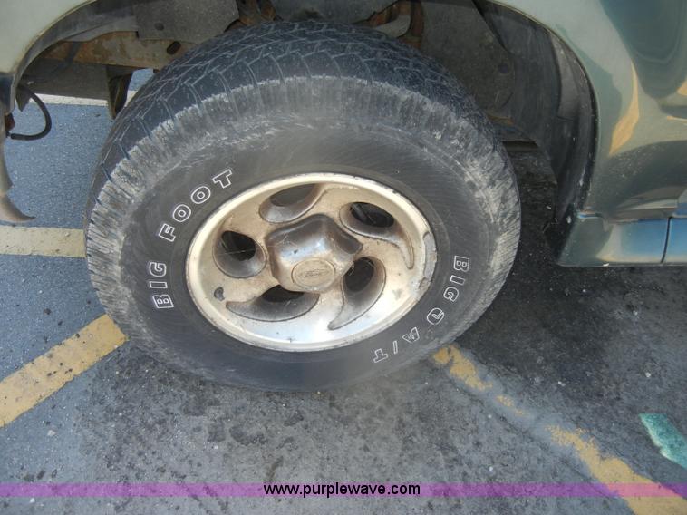 image for item D4313 1997 Ford Explorer XLT SUV