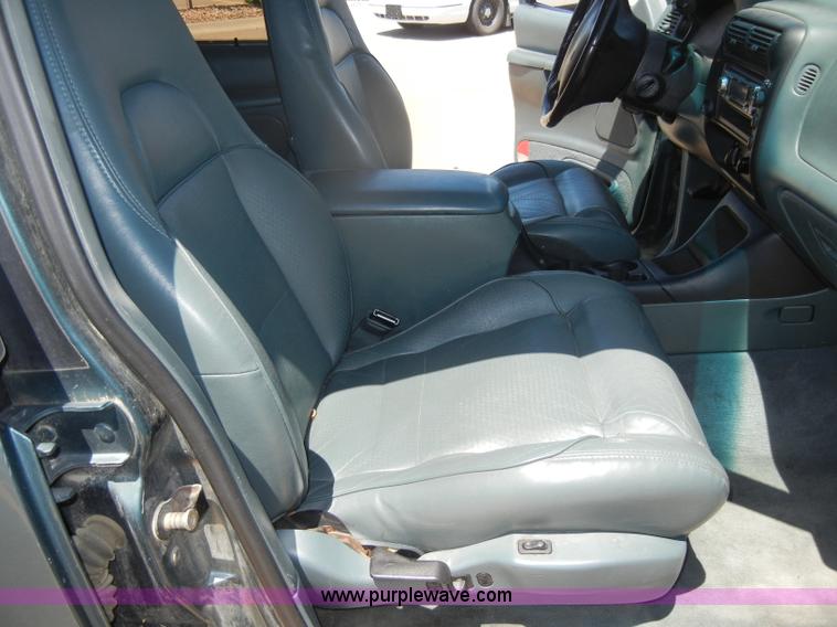 image for item D4313 1997 Ford Explorer XLT SUV
