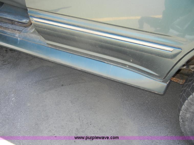 image for item D4313 1997 Ford Explorer XLT SUV